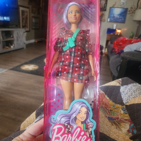 4 Barbies - Picture 6 of 9